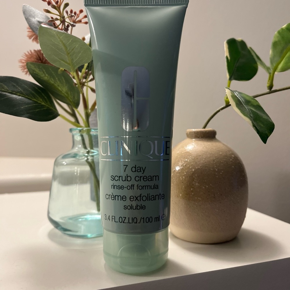 *NEW*Clinique 7-day scrub cream